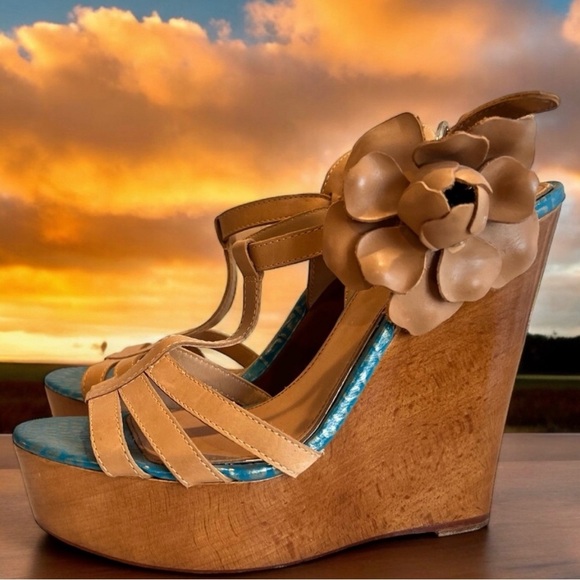Badgley Mischa. Wooden wedge heeled sandals Gorgeous Flower Leather Wood - Picture 5 of 16